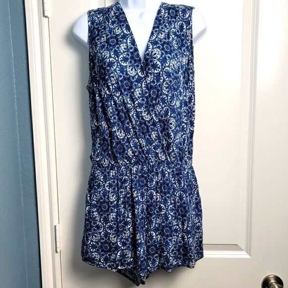 HEARTLOOM Floral Print Romper  - Picture 1 of 10